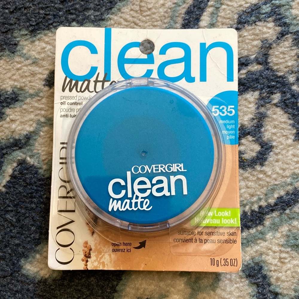 Covergirl Clean Matte Pressed Powder Brand New